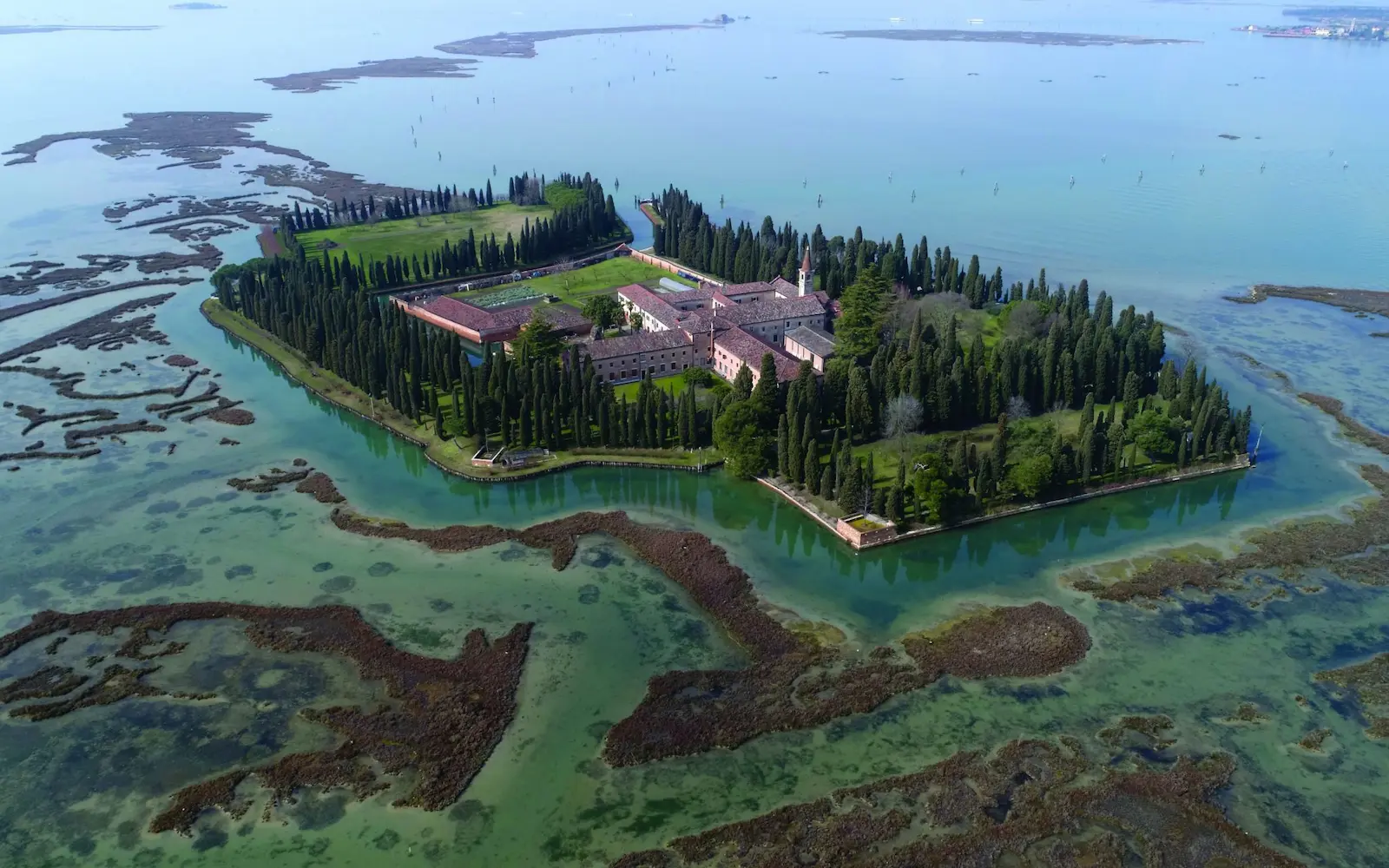 Luxury Escape Venice Boat Tour in the Venetian Lagoon 21 (1)
